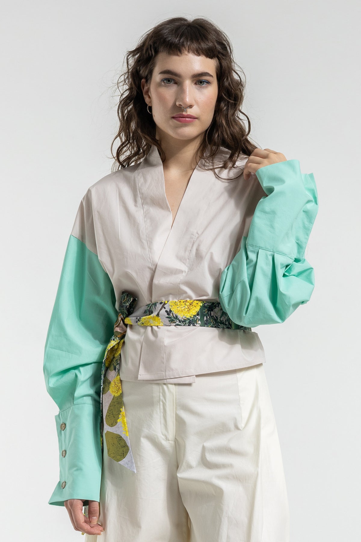 Anis V-neck Shirt