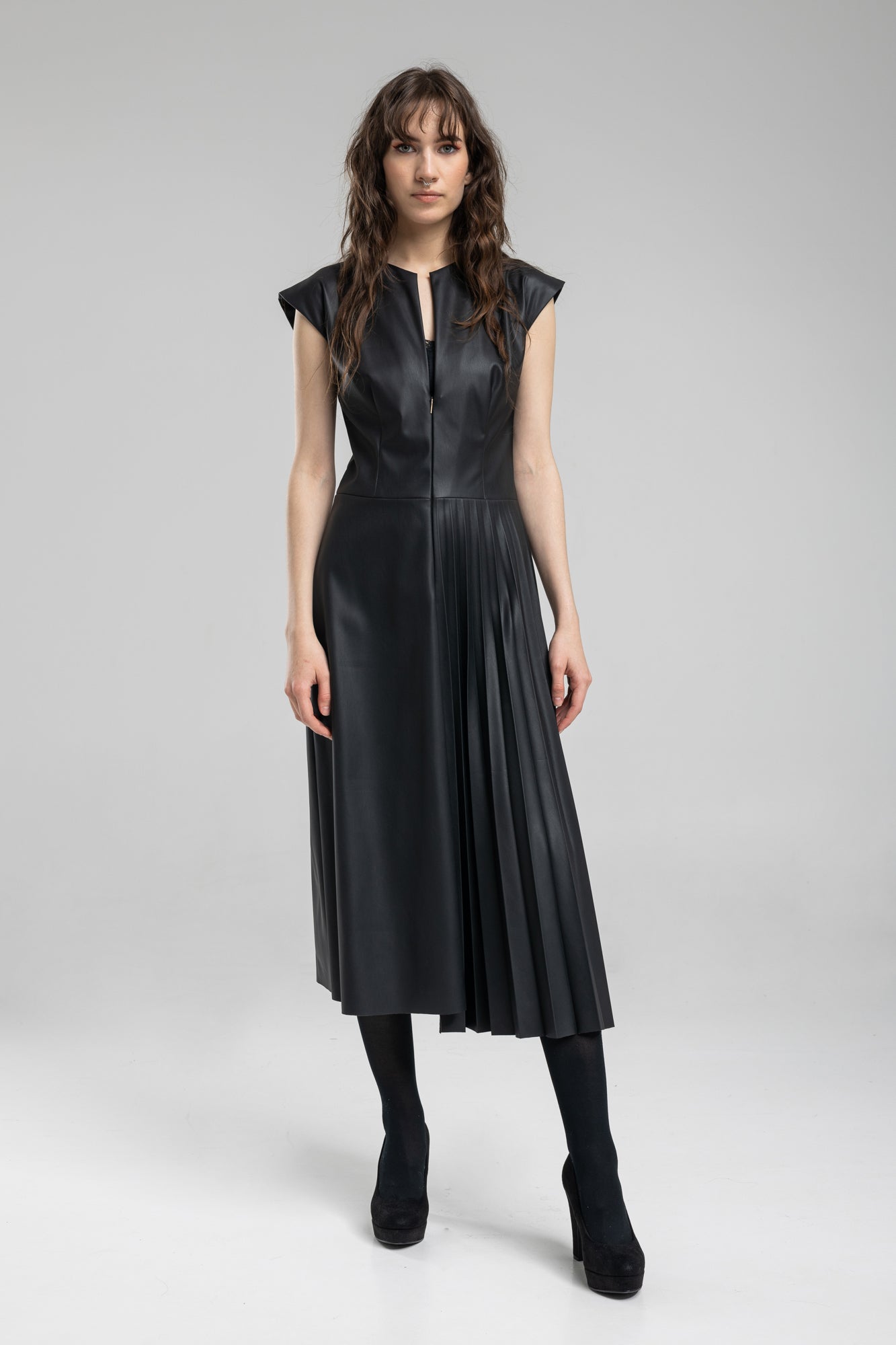 Black Midi Dress with Pleated Skirt | Artista Budapest Large Black Midi Dress with Pleated Skirt | Artista Budapest Large