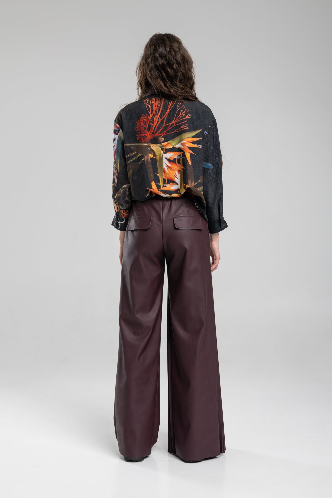 Pleated pants with elastic waist