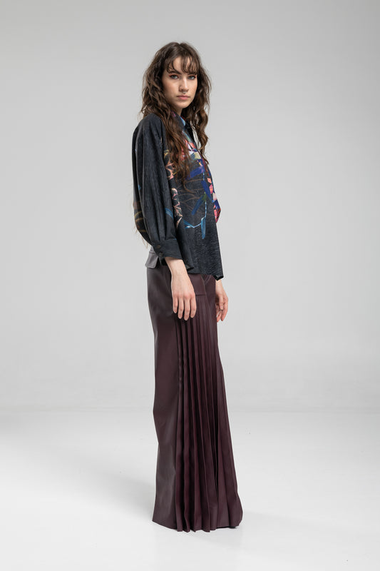 Soft leatherette pleated pants