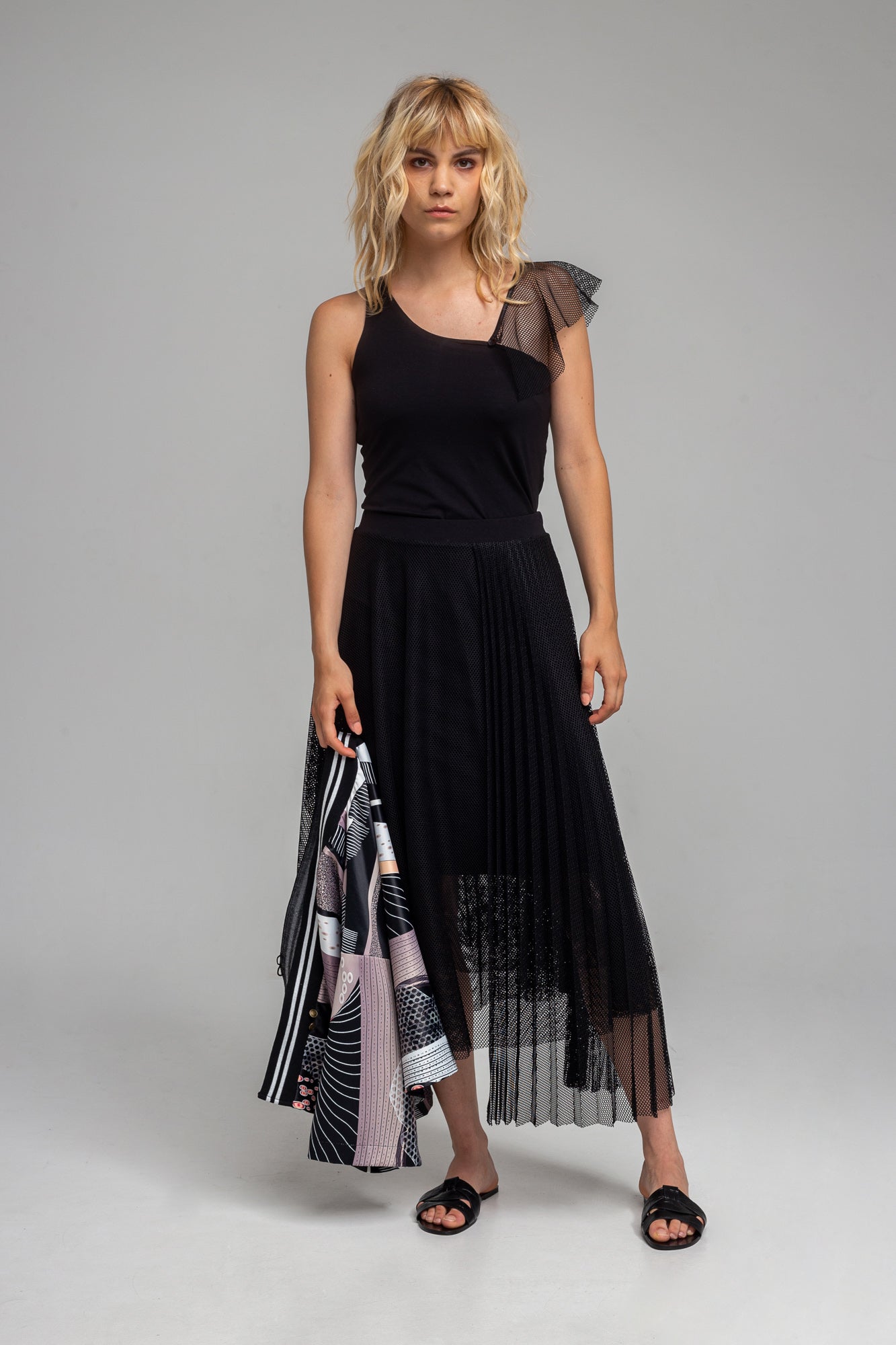 mesh pleated skirt with elasticated waist artista budapest