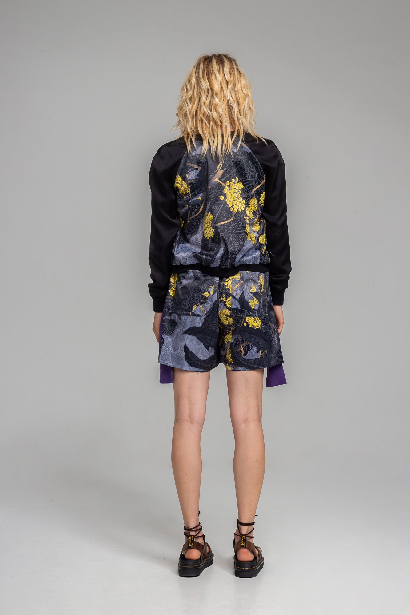 v-neck bomber jacket with elastic waistline artista budapest
