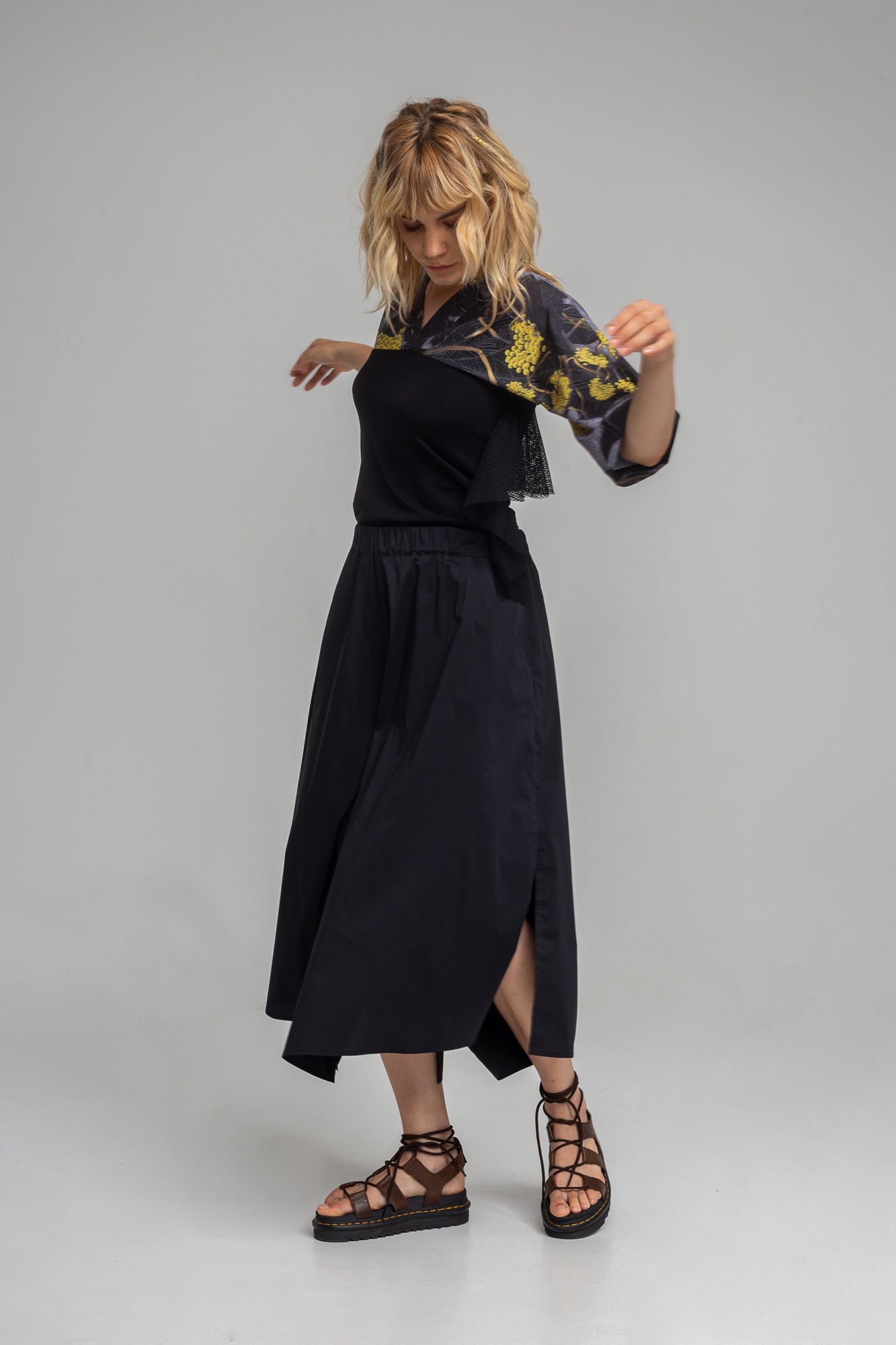 kimono style v-neck top artista budapest