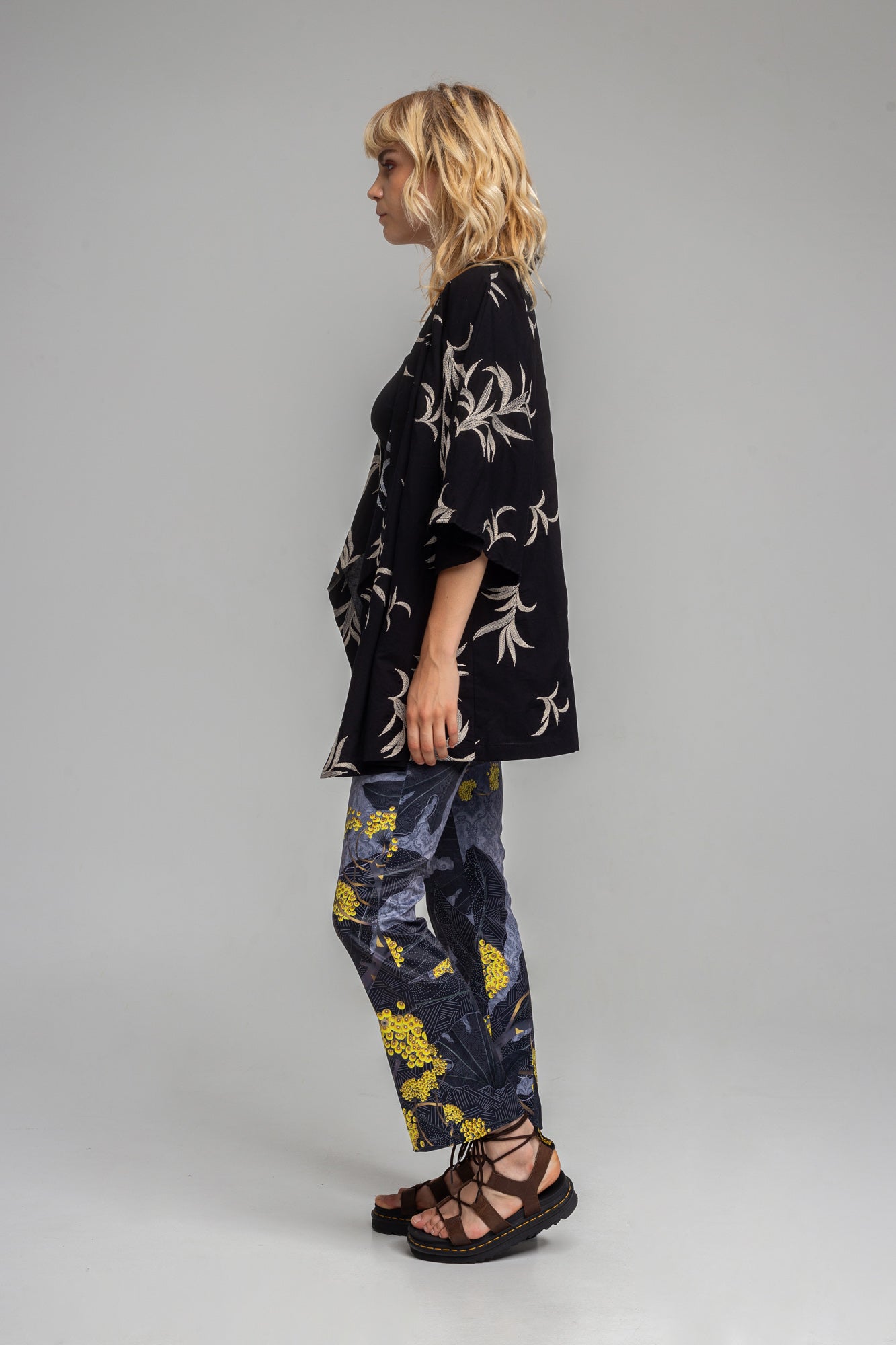 printed flared ankle hendrix pants artista budapest