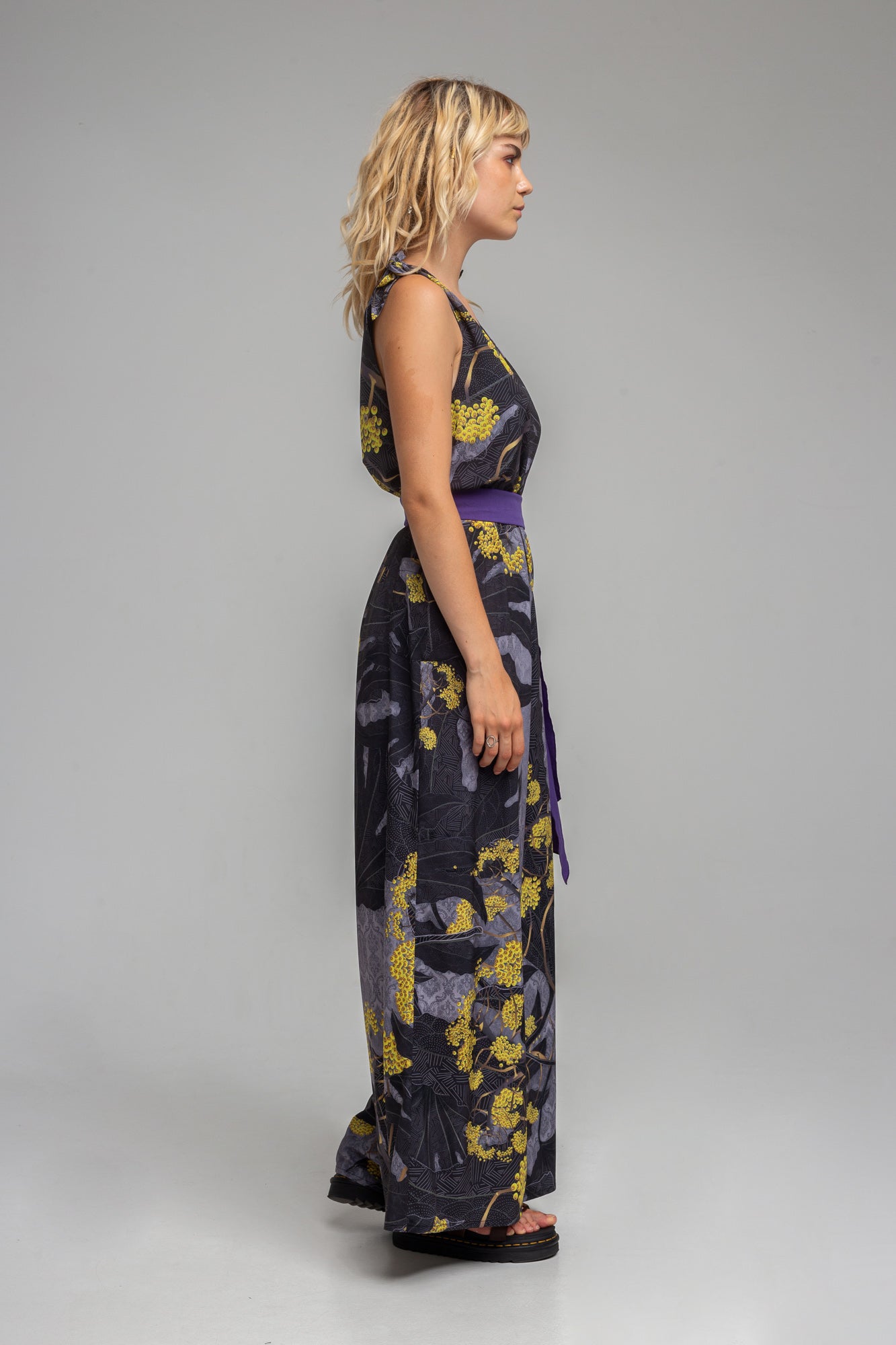 palazzo leg jumpsuit with side pockets and own tie belt artista budapest