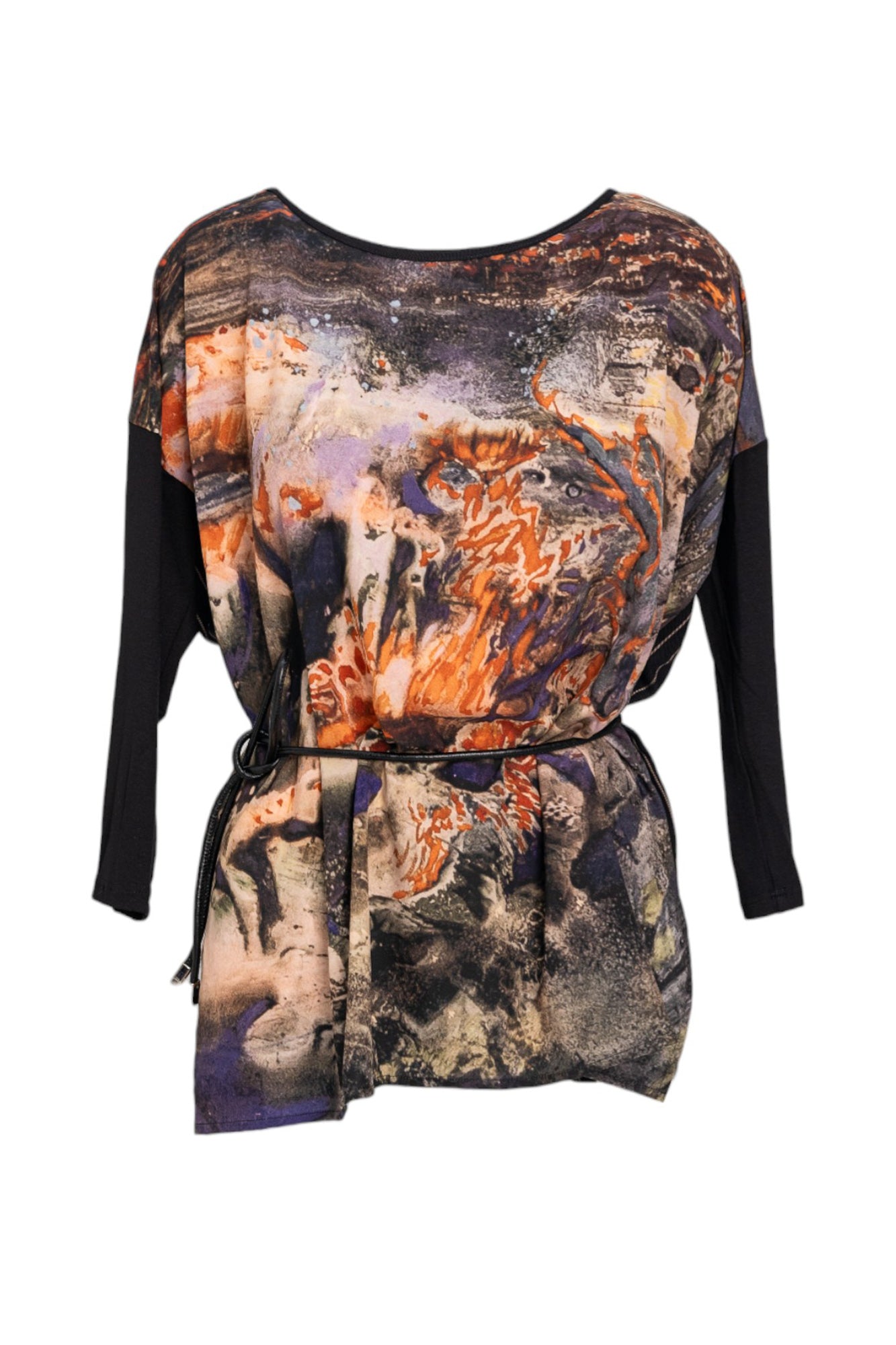 Boxy_Fit_Top_slightly_tide_with_textile_rope