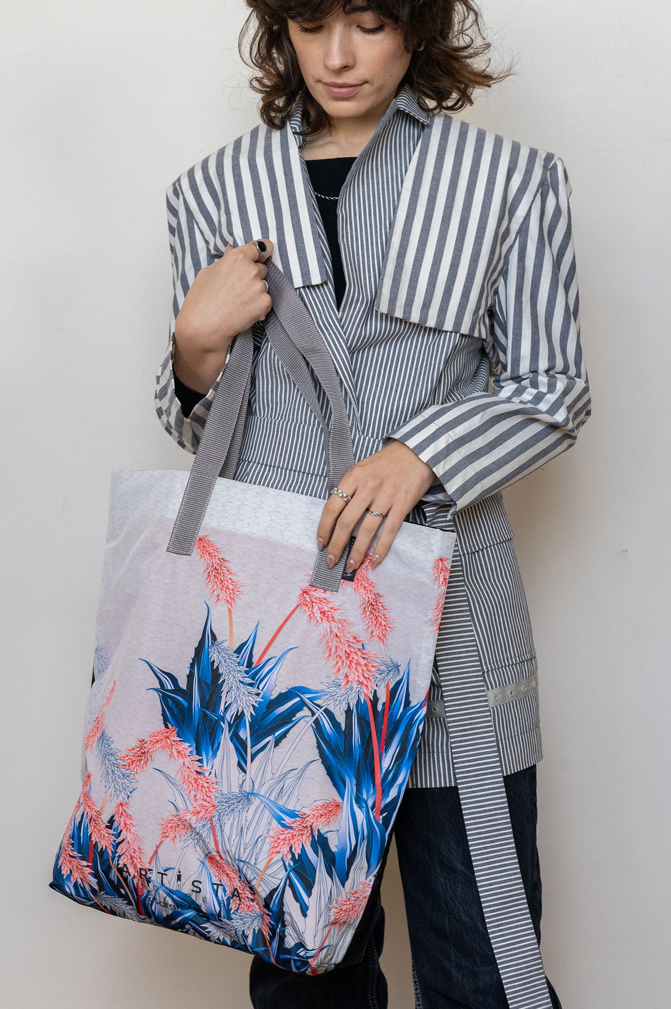 FREYA I. printed tote bag
