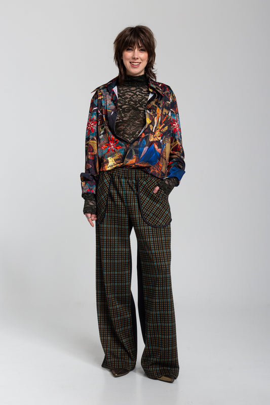 wide leg pants with elastic waistline
