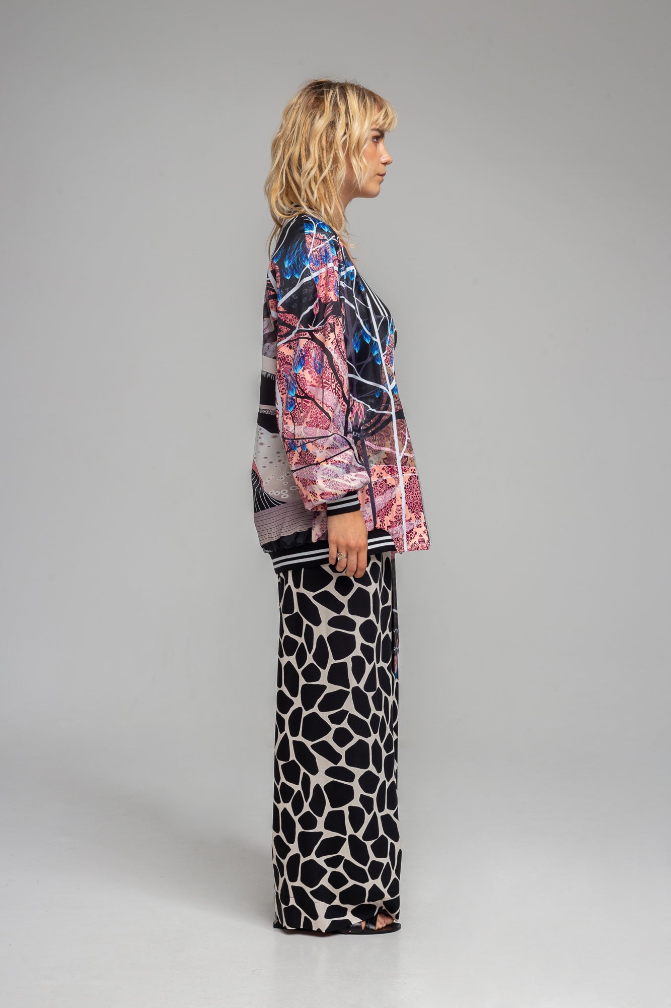 V-neck long sleeves bomber jacket artista budapest