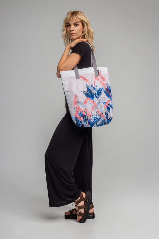 FREYA I. printed tote bag