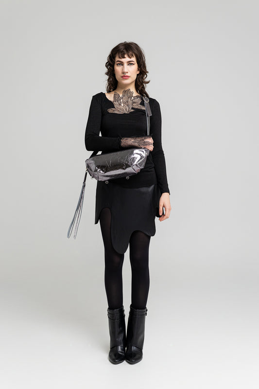 slim-fit top with lace detail on neck artista budapest