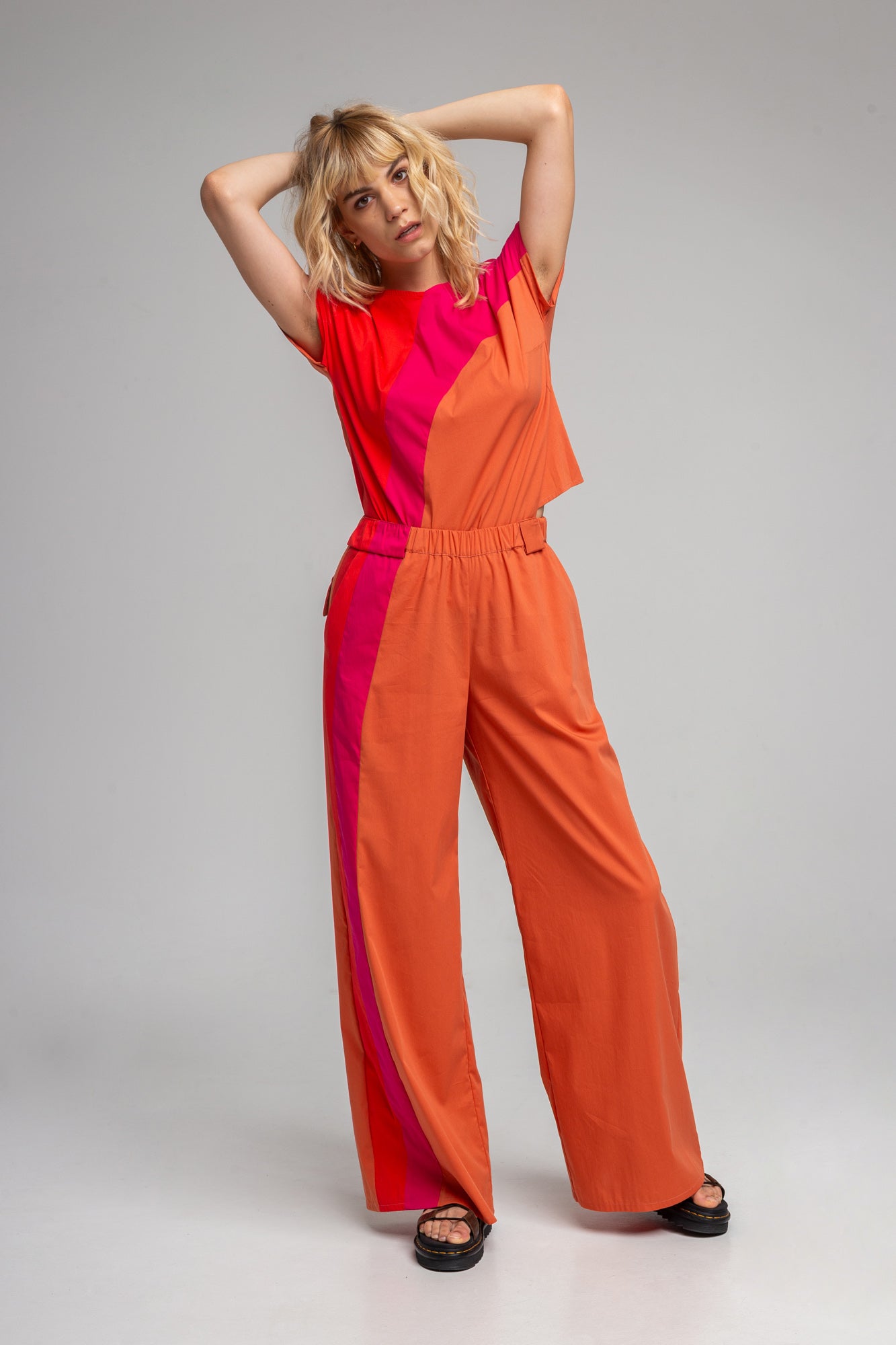 v-neck top with short sleeves artista budapest