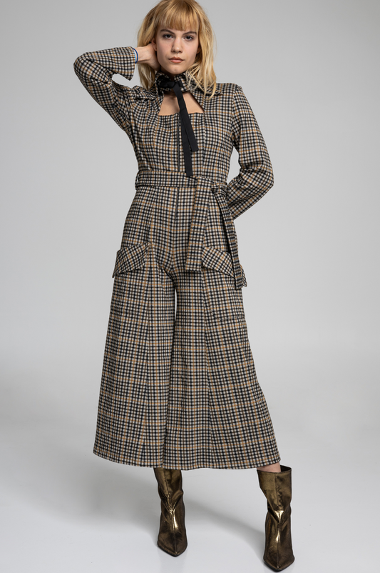 tailoerd jumpsuit from checkered fabric
