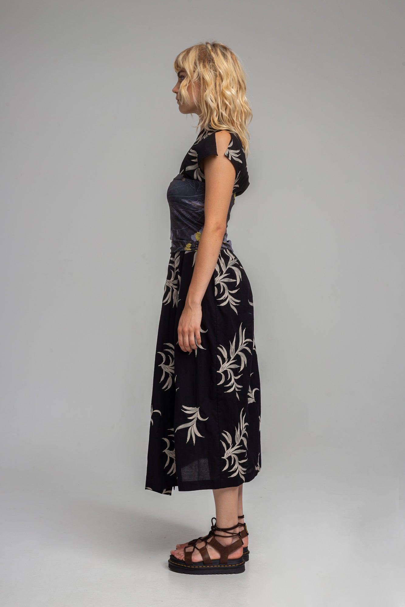 printed black cotton dress with slits artista budapest