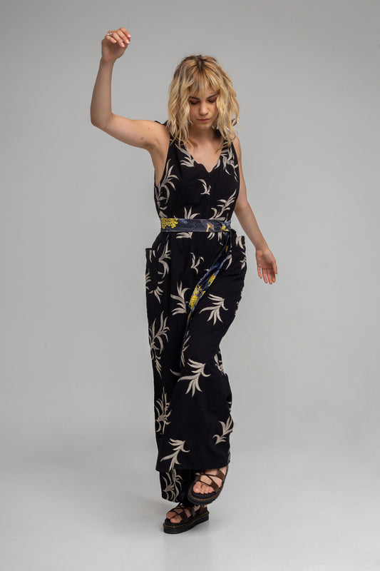 embroidered cotton jumpsuit with front zip-up closure artista budapest