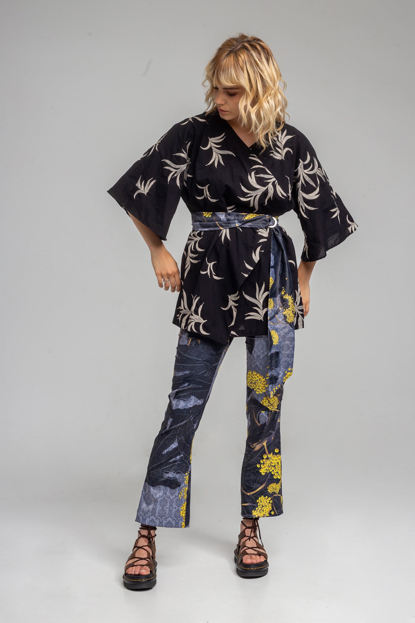 embroidered one-size kimono artista budapest