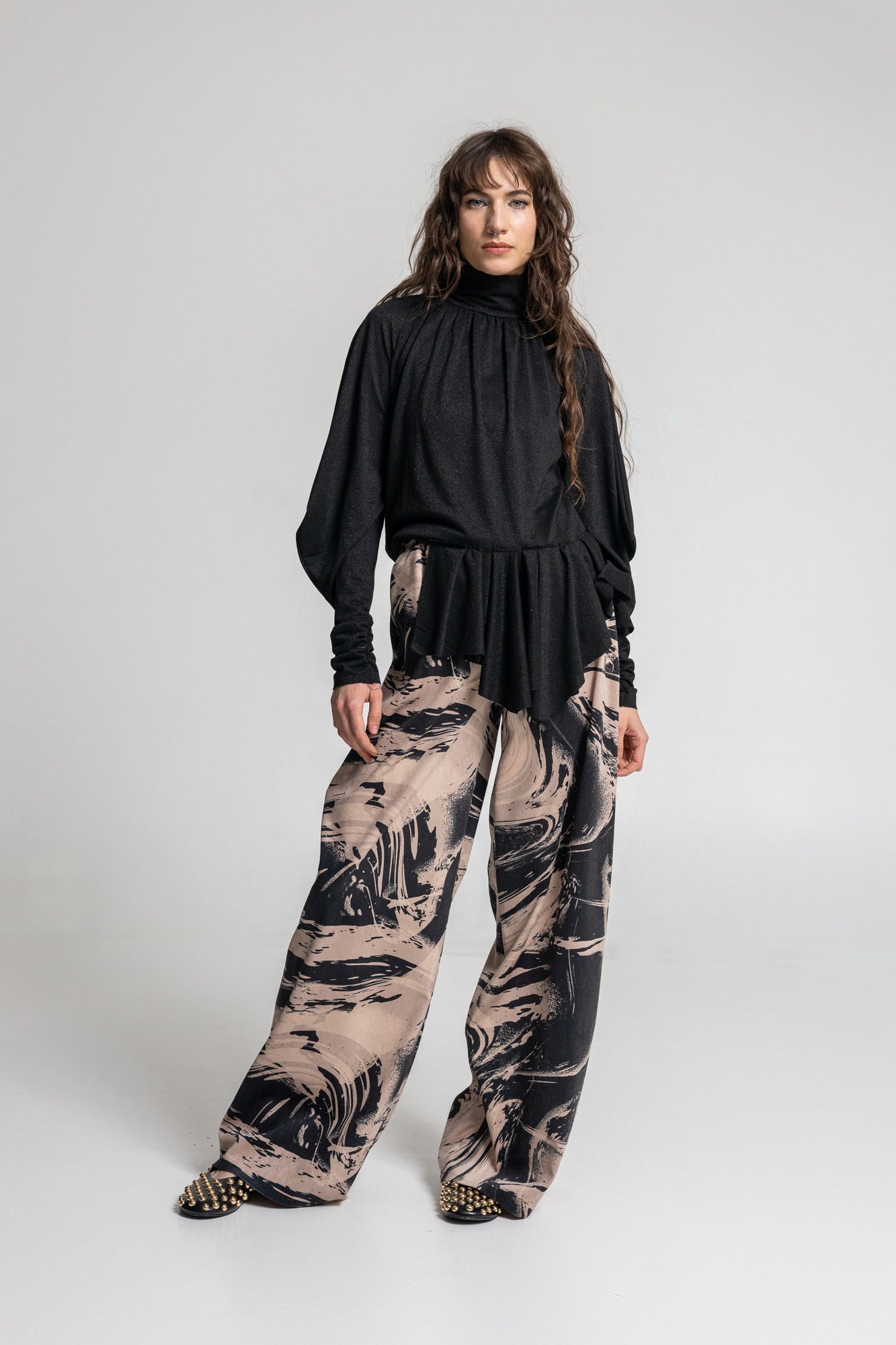 slightly elastic jersey fabric turtleneck