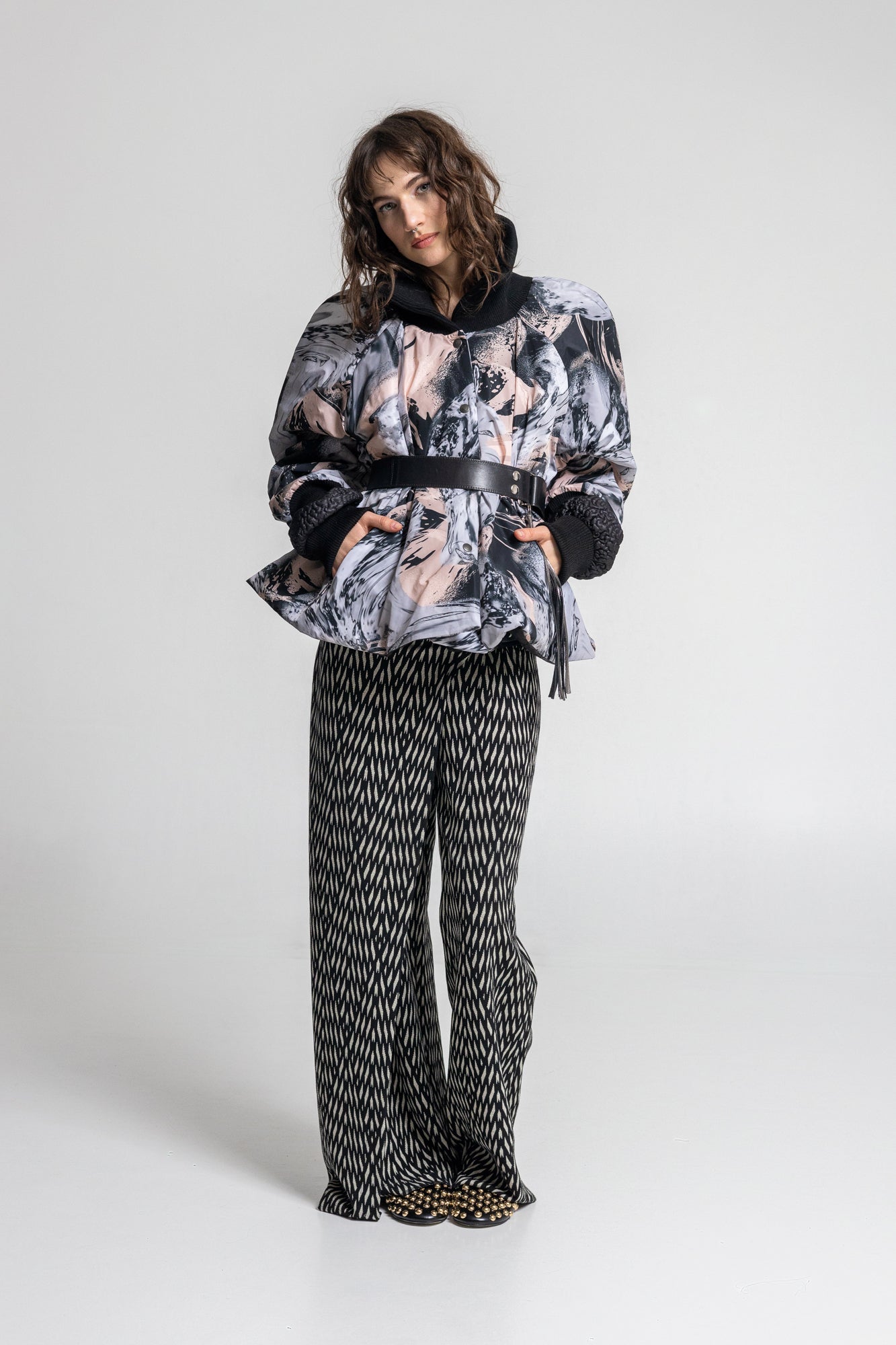 printed puffy jacket with elastic ribbed cuffs and frill details