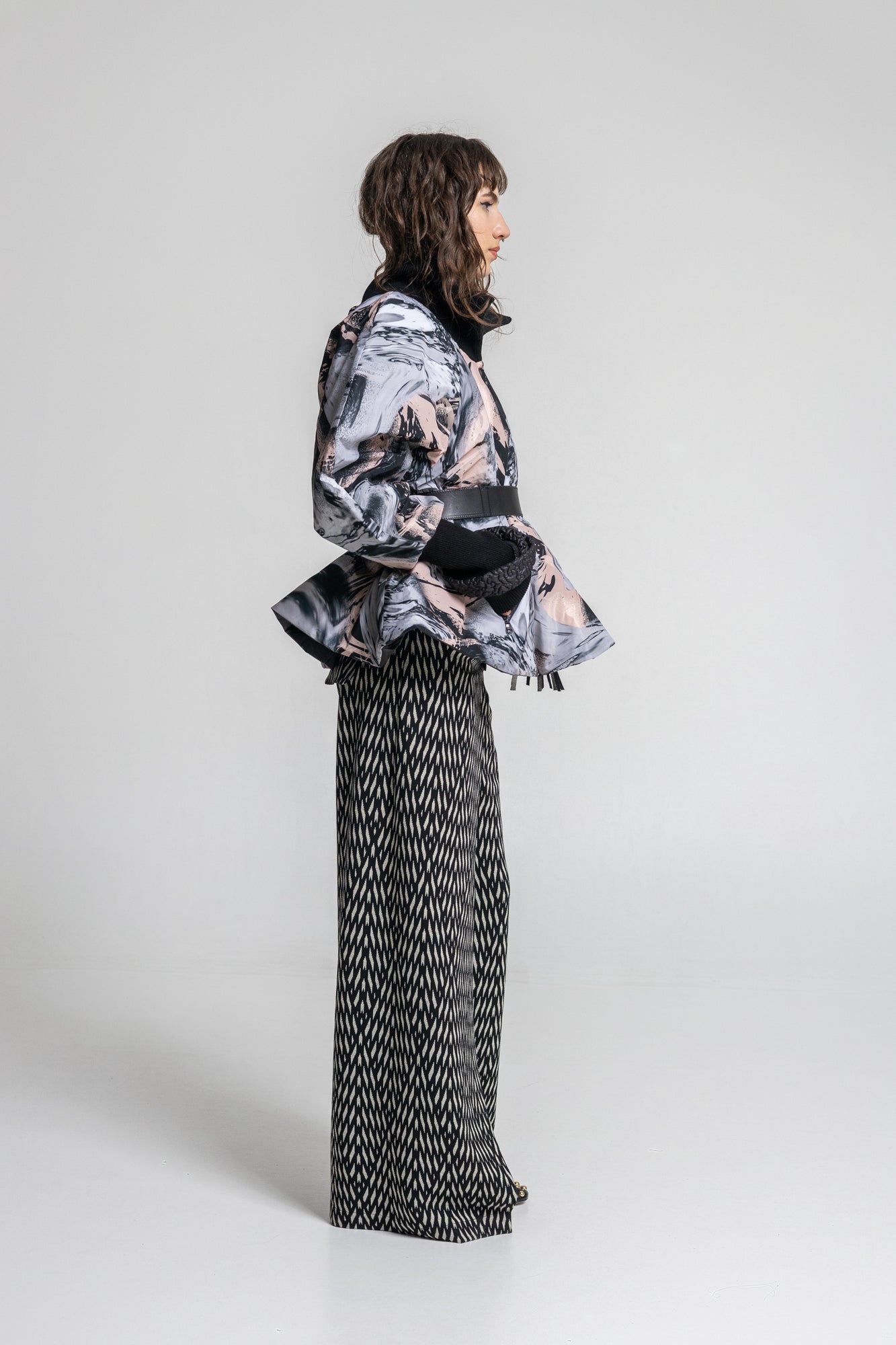 printed cropped cut puffy jacket quilted lining