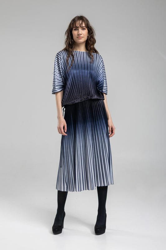 Pleated midi skirt with elastic waistband