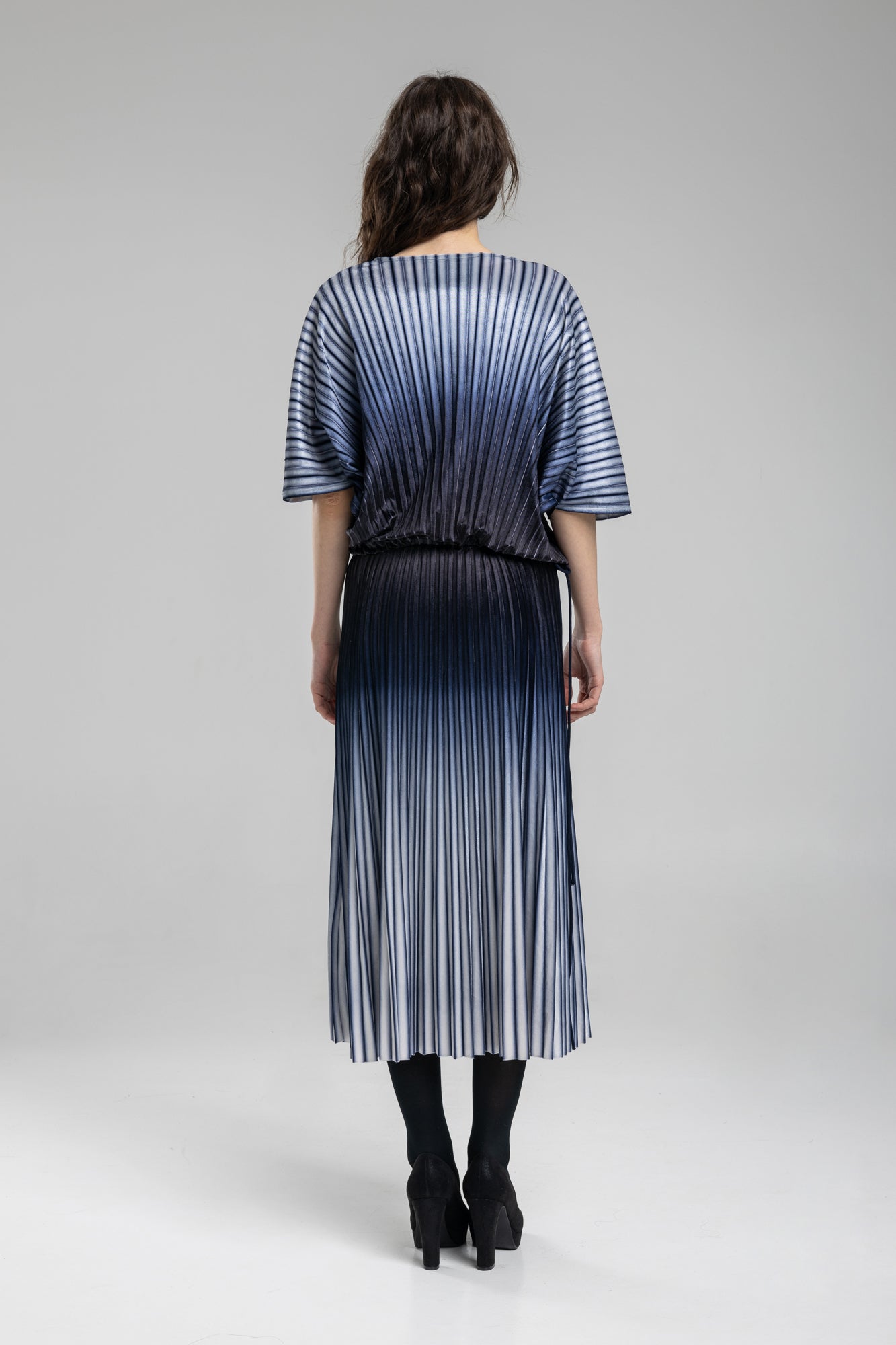 Pleated top from gradient fabric