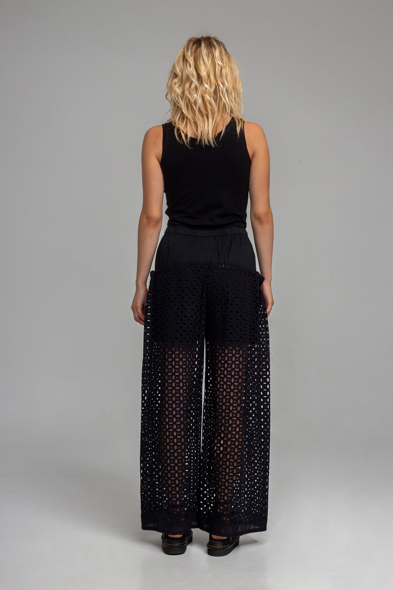 wide leg pants transformto a short artista budapest