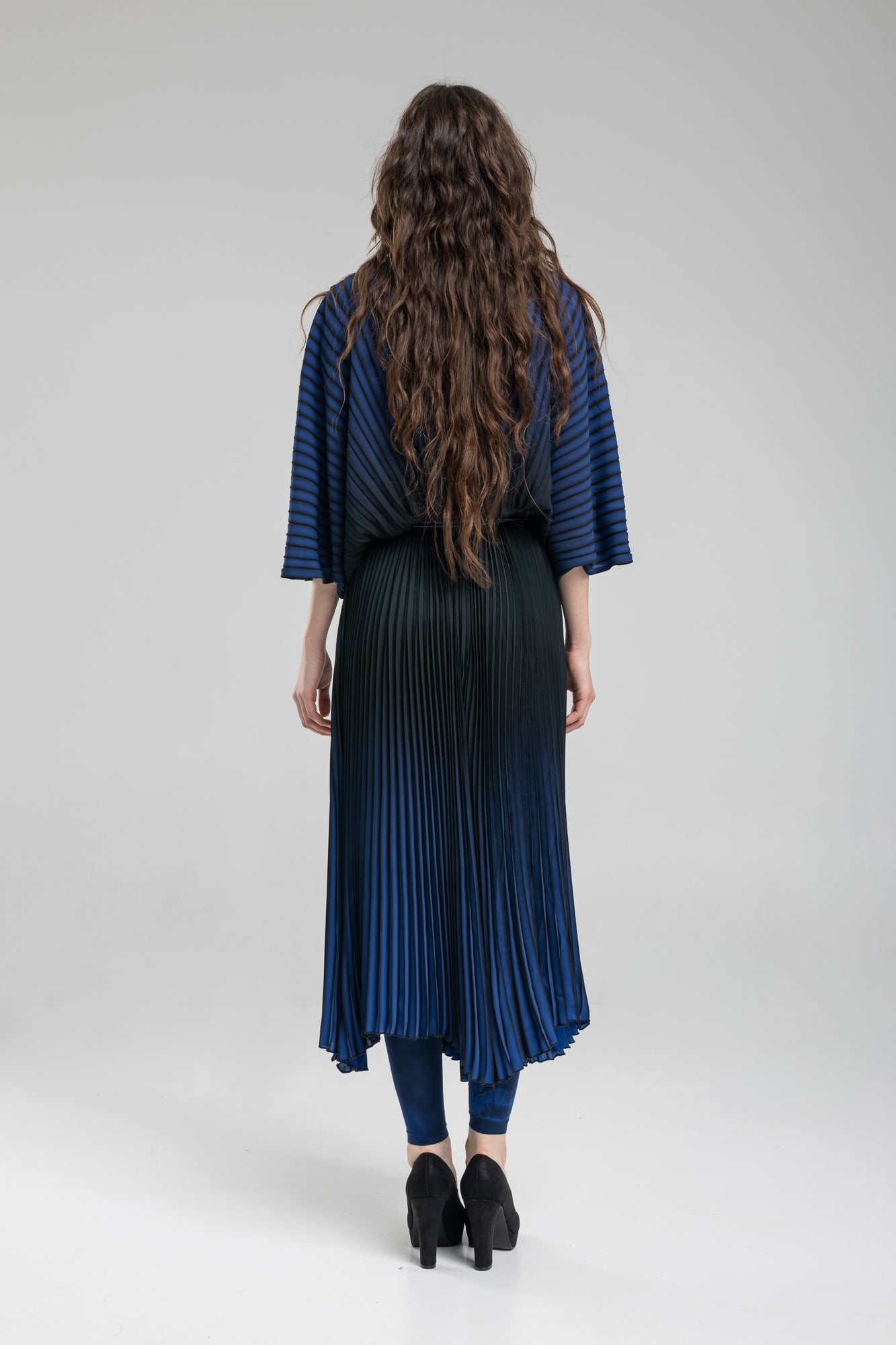 Pleated midi dress from gradient fabric