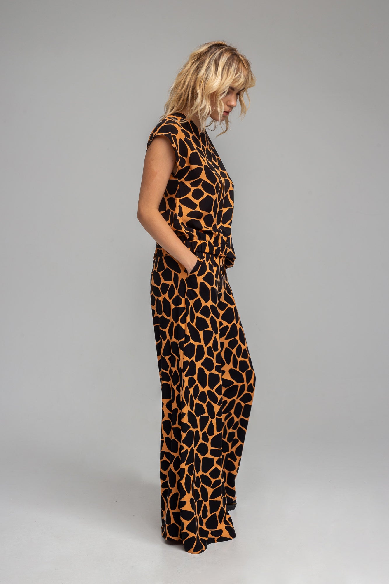 asymmetric cut top from premium viscose fabric artista budapest