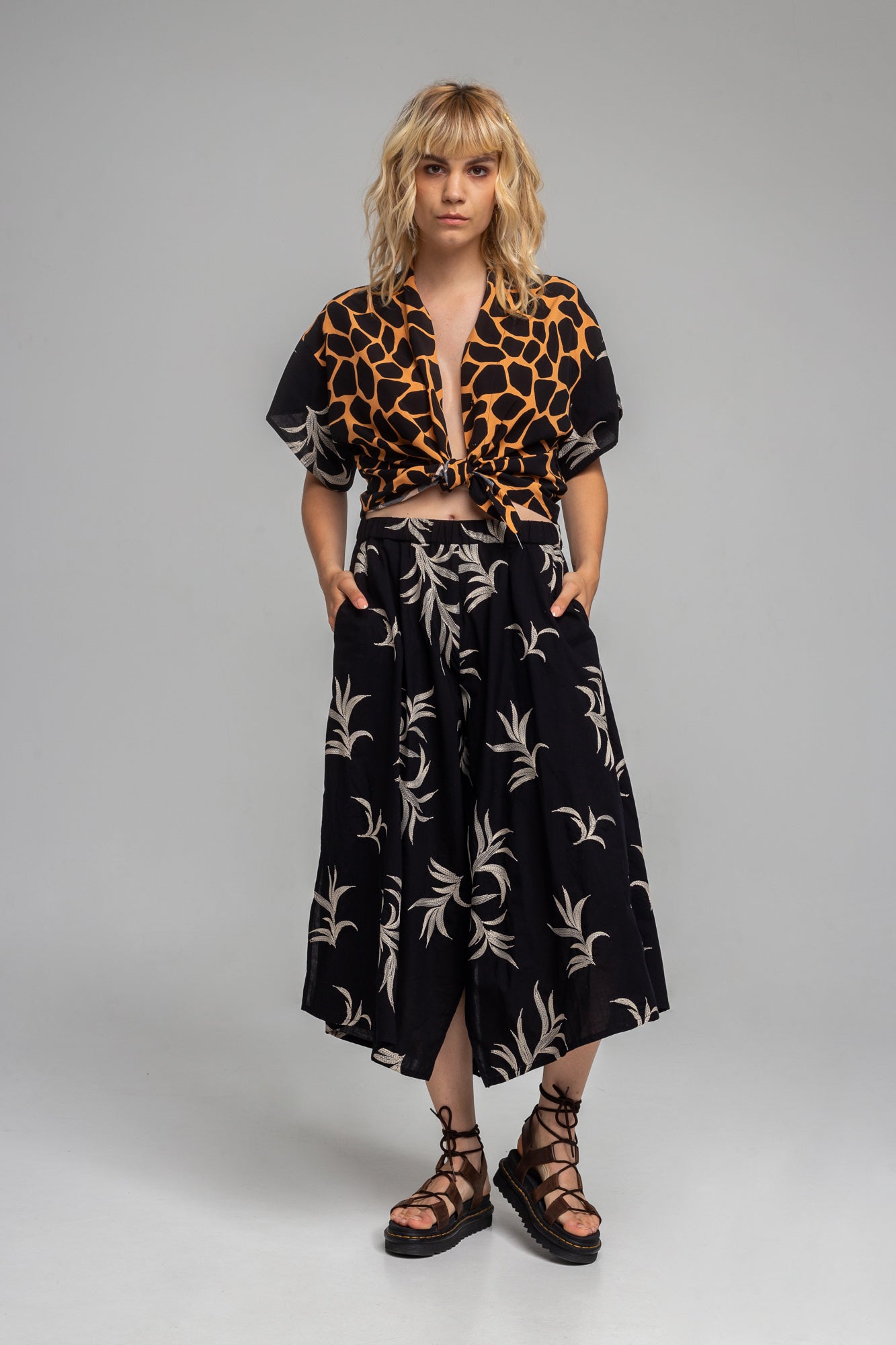 hip-length wrap top artista budapest