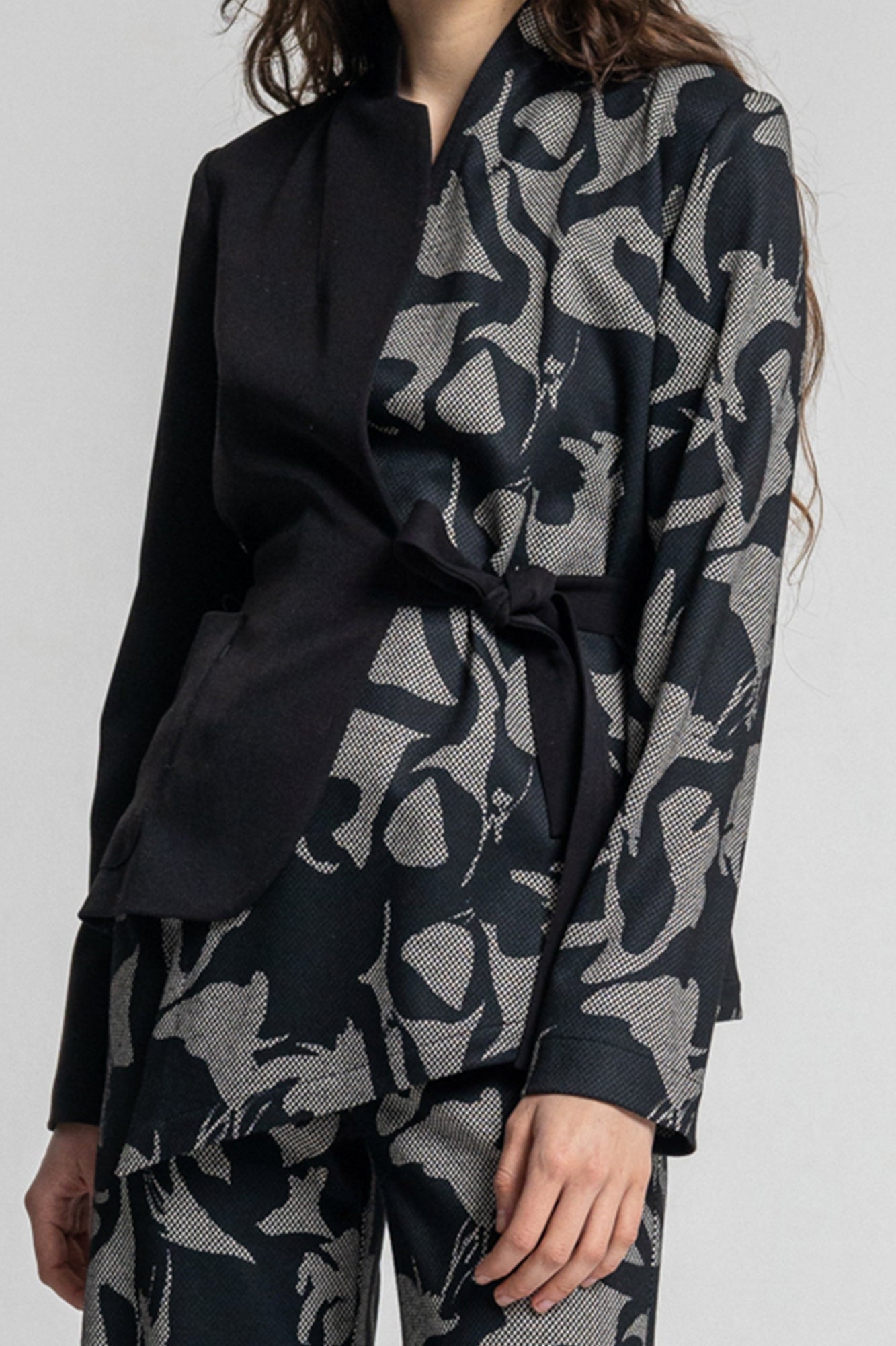 viscose blend blazer with asymmetric finish