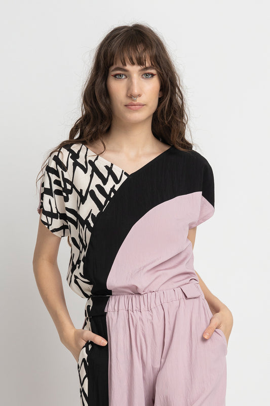 softly curved v-neck colourlock top artista budapest