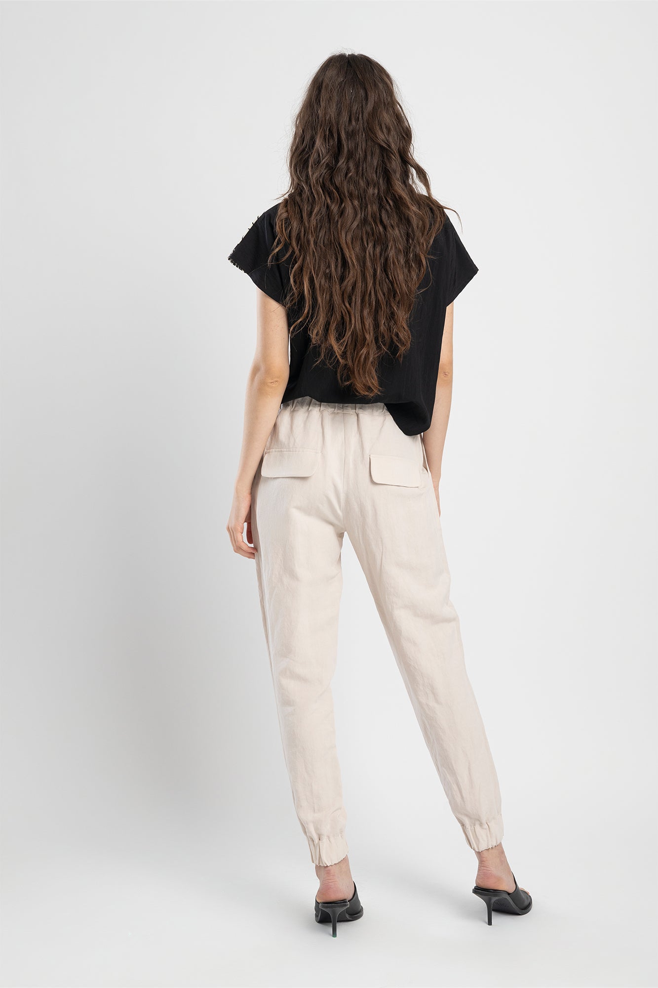 v-neck top with short sleeves artista budapest