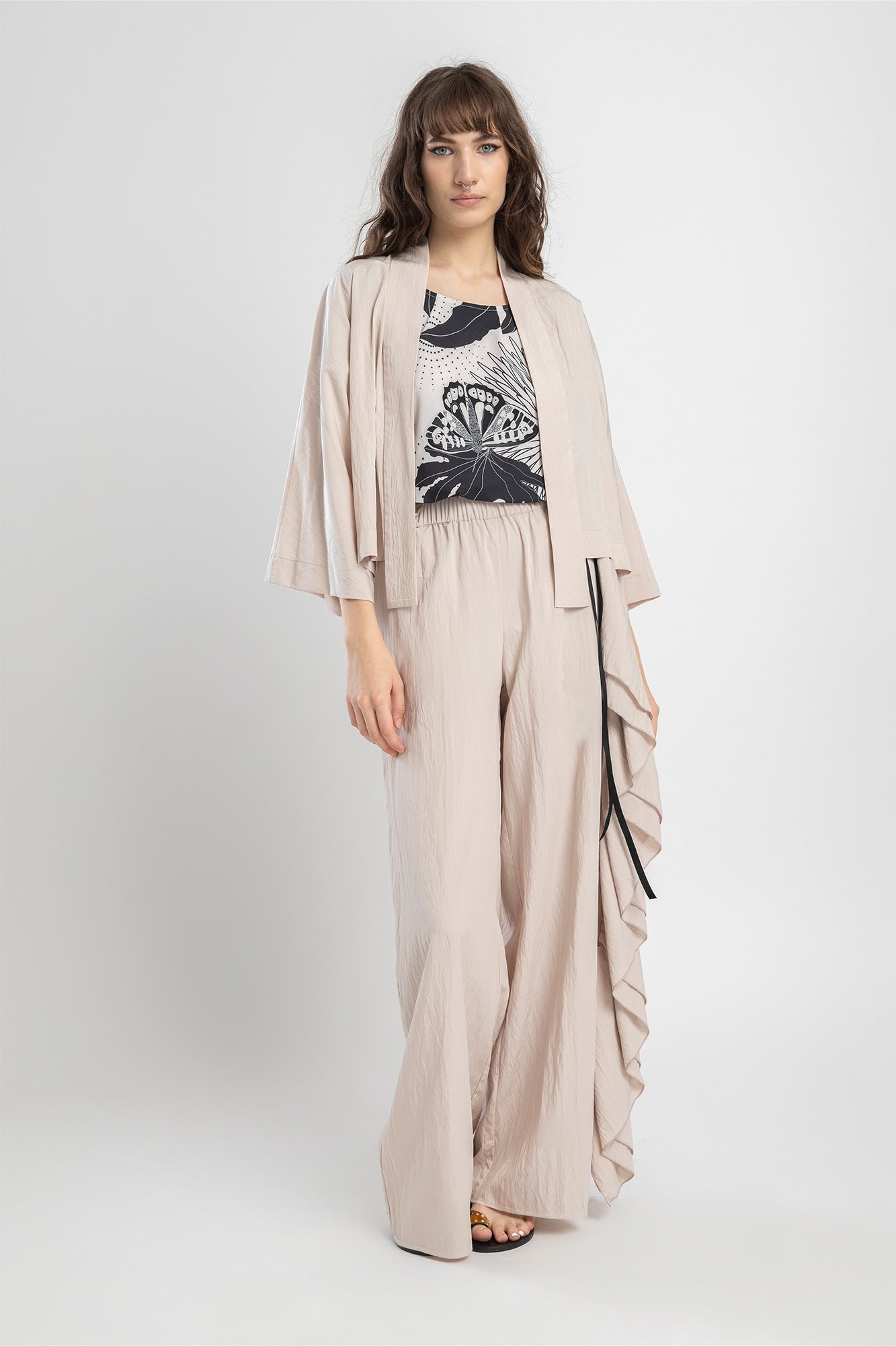 cropped kimono with ribbed v-neckline artista budapest