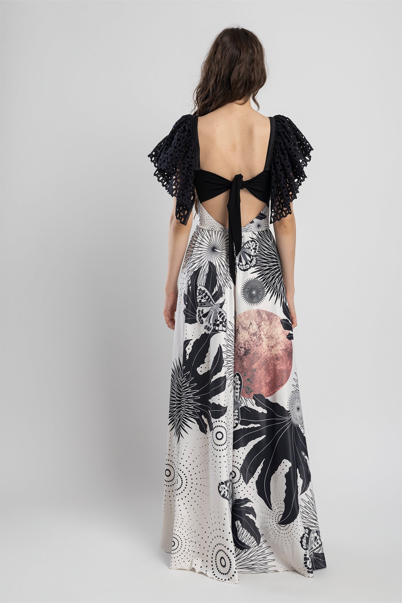 maxi dress cutout back artista bduapest