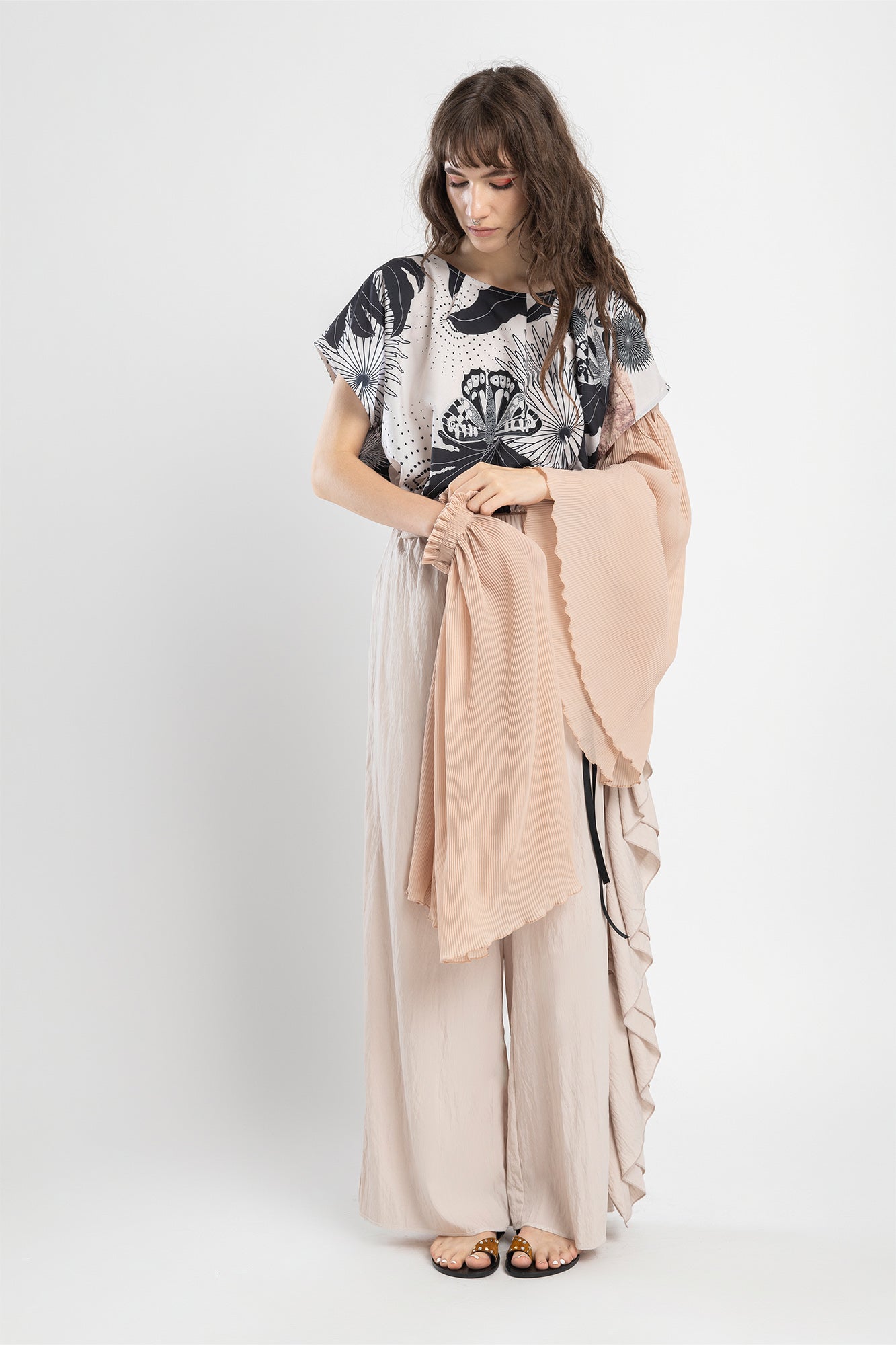 puffy sleeve top from stretchable fabric artista budapest