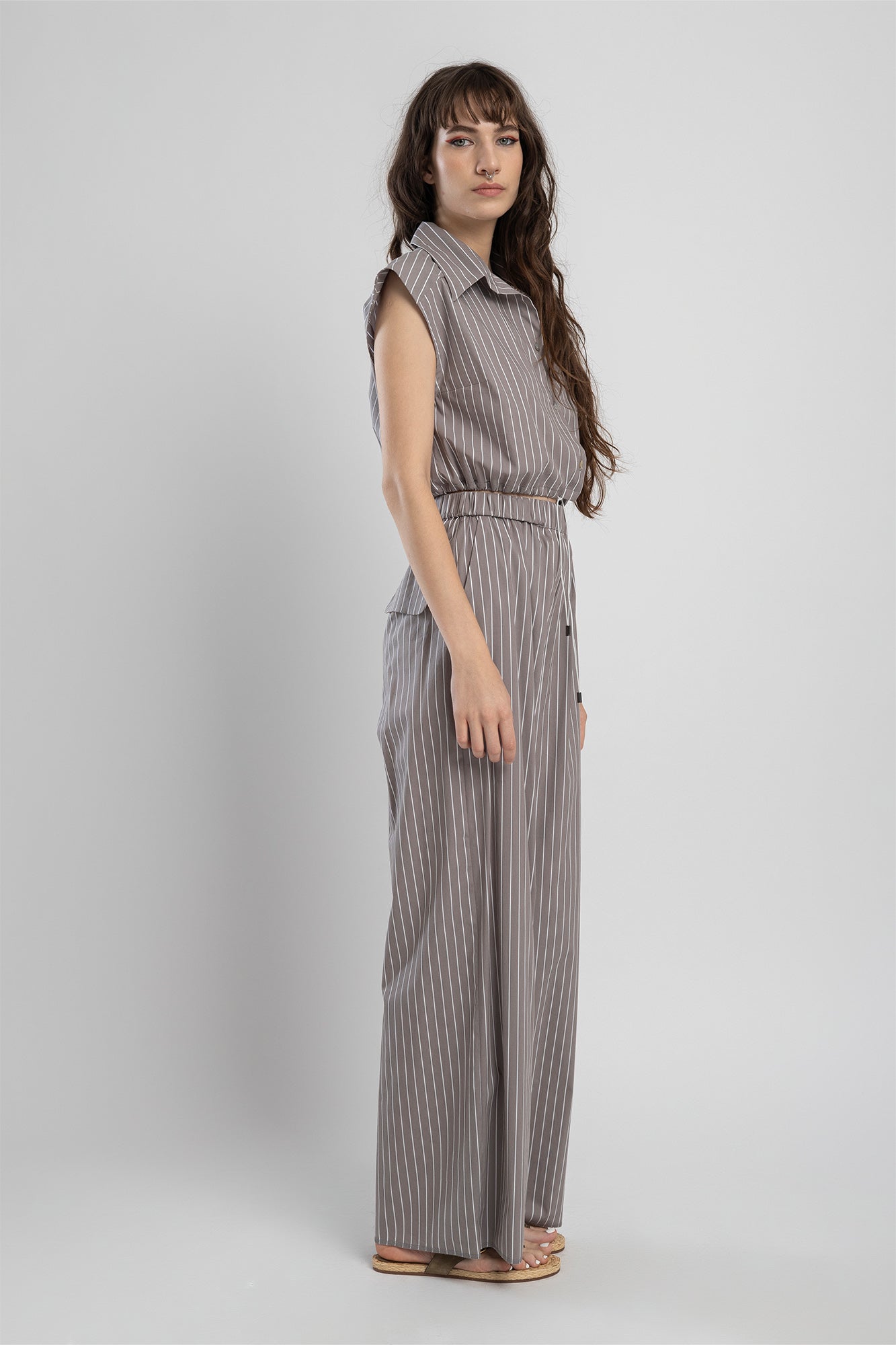cropped shirt with stiff collar artista budapest