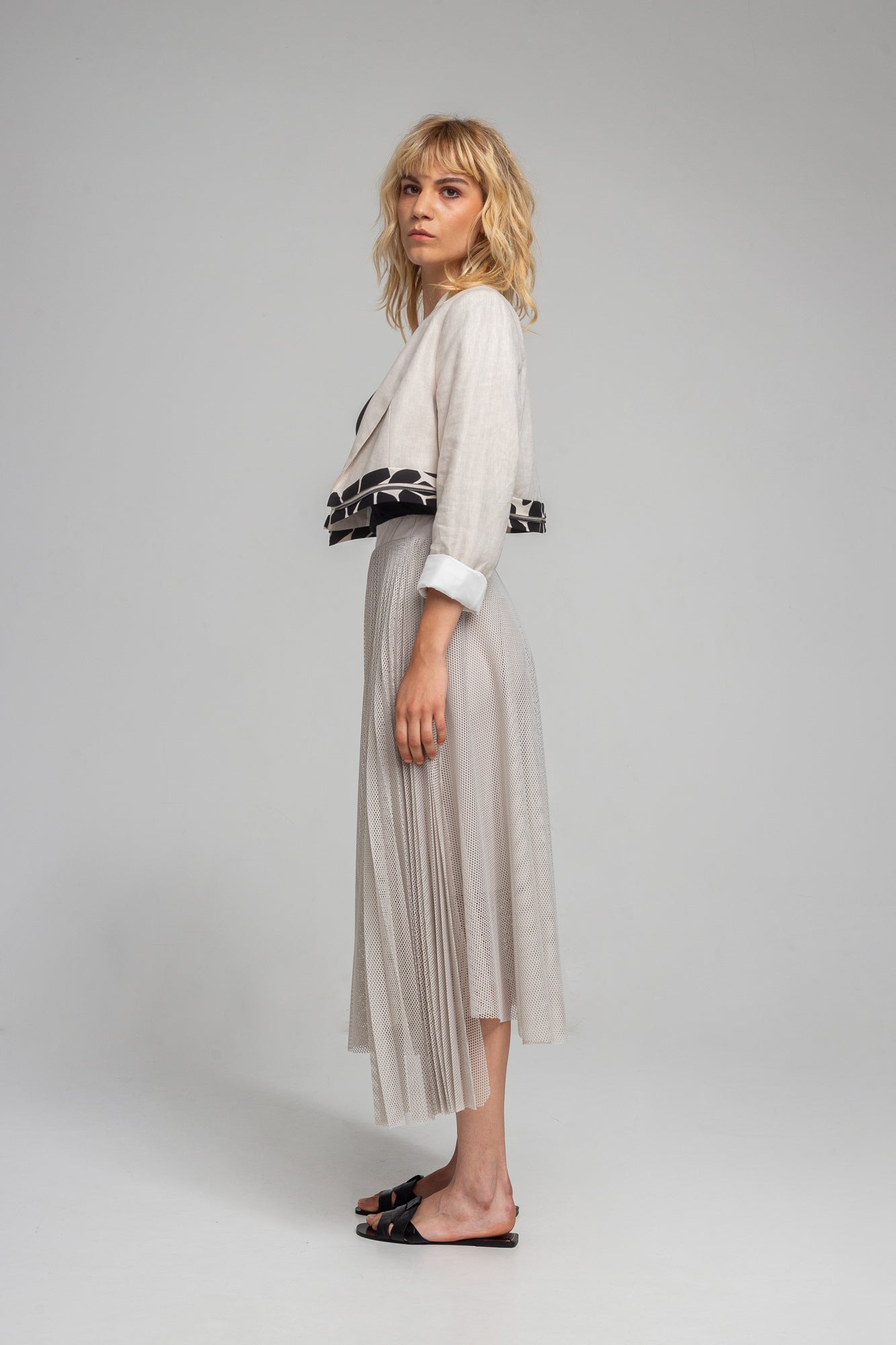 cropped blazer with lining artista budapest