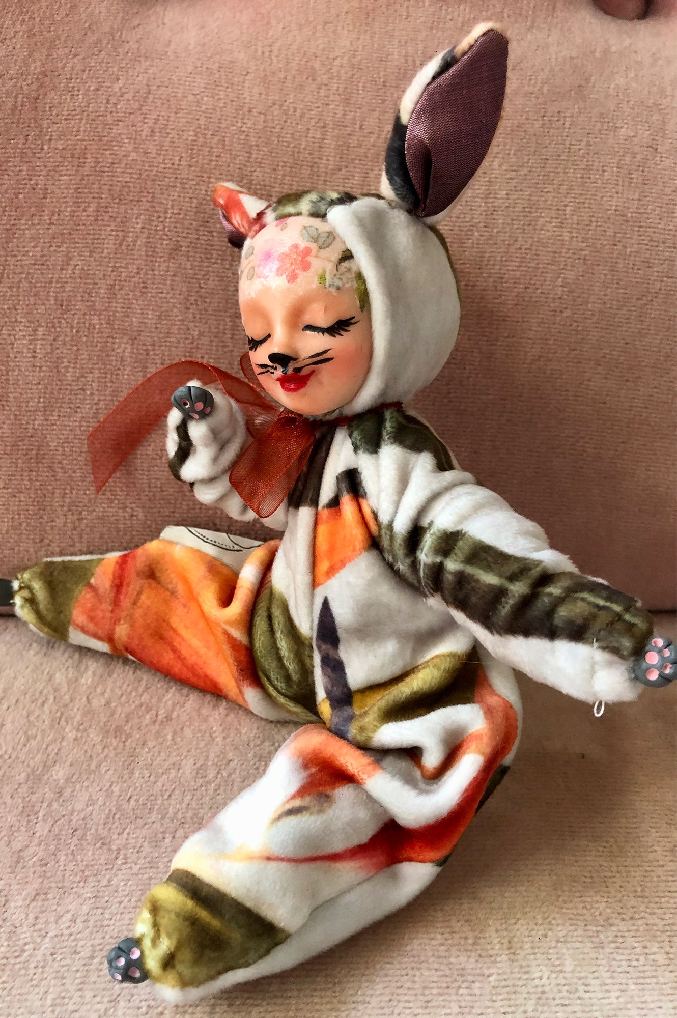 WHITE FLOWER II rabbit doll