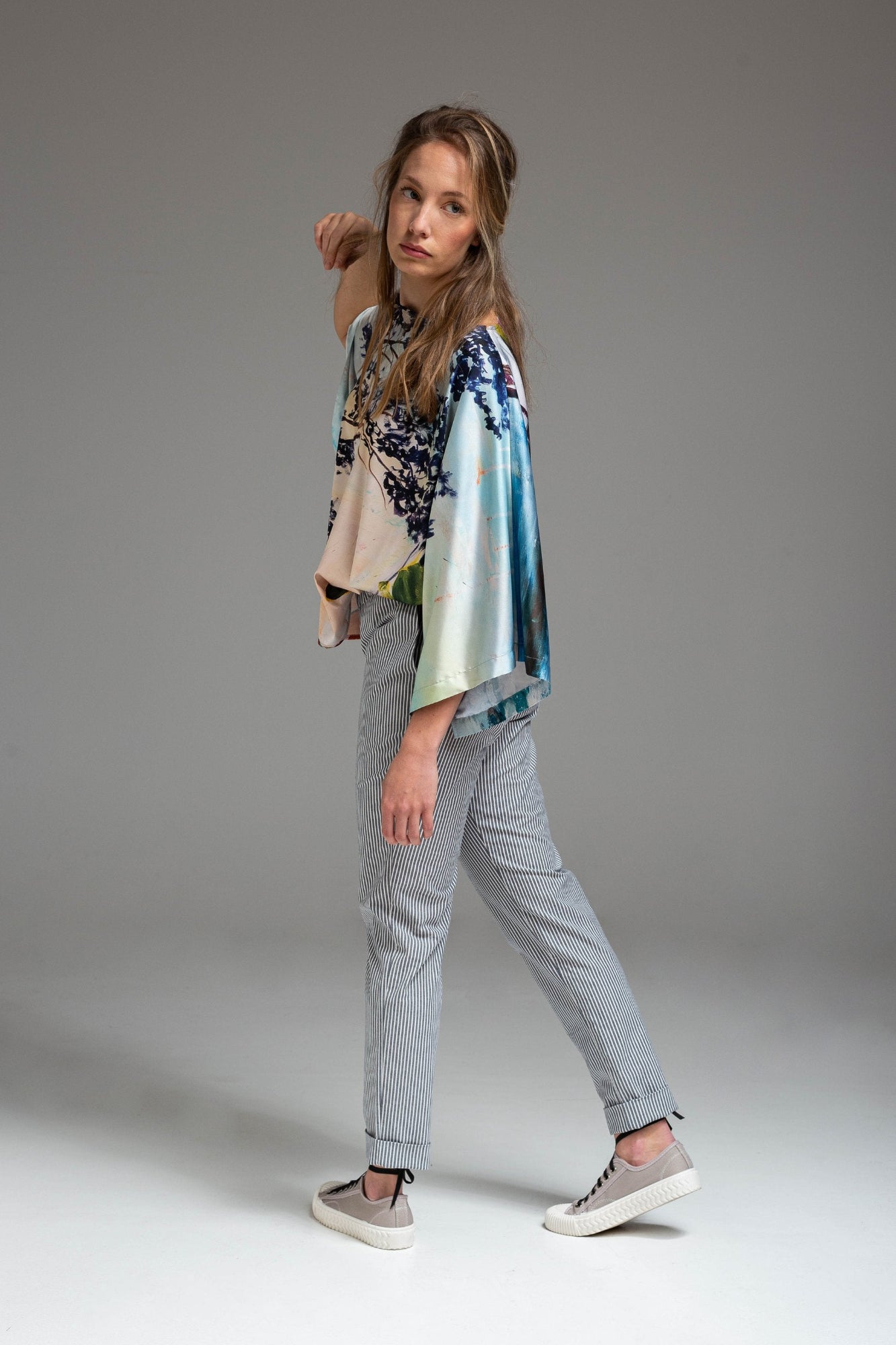 unique printed loose fitted blouse with boat neck artista budapest