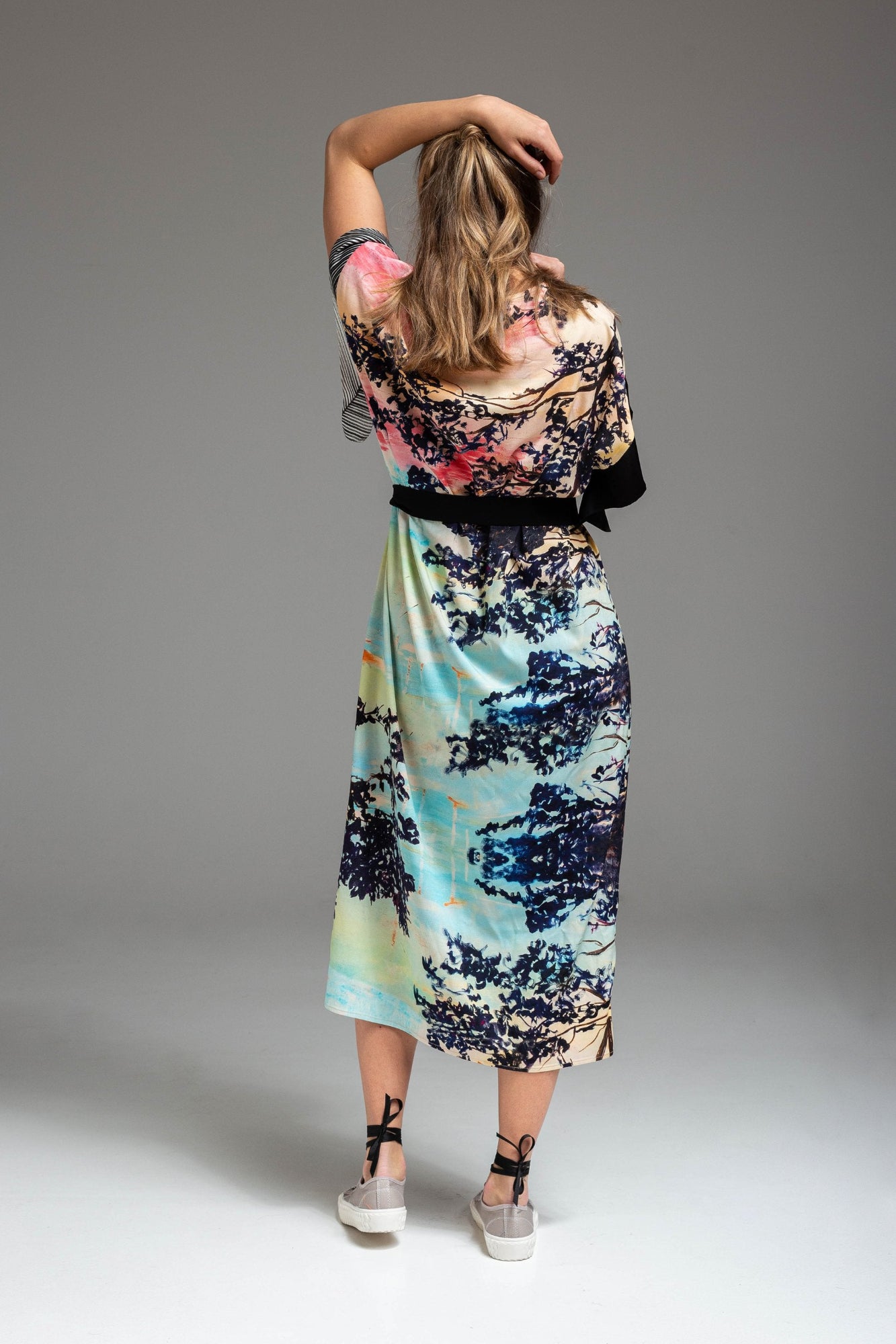 maxi dress with short sleeves artista budapest