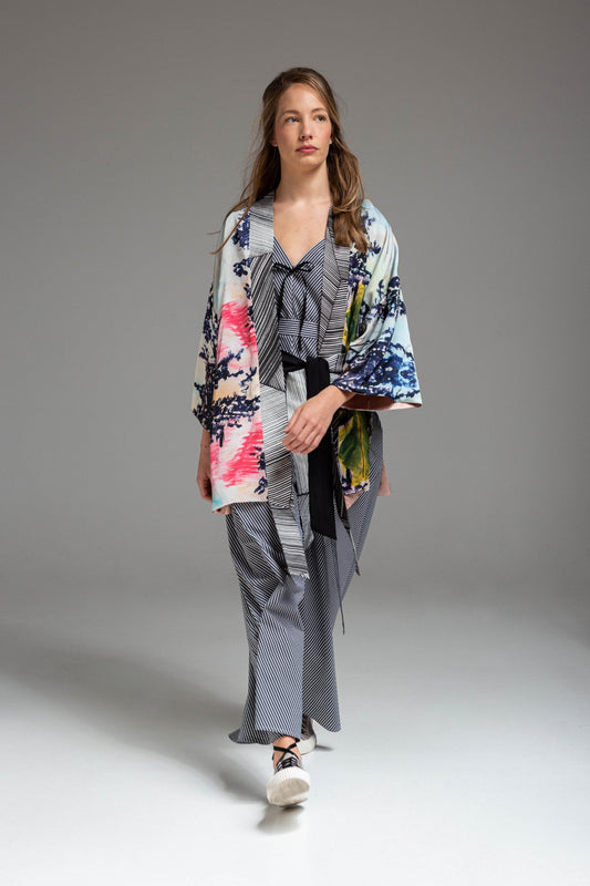 unique printed reversible kimono with 3/4 batwing sleeves artista budapest