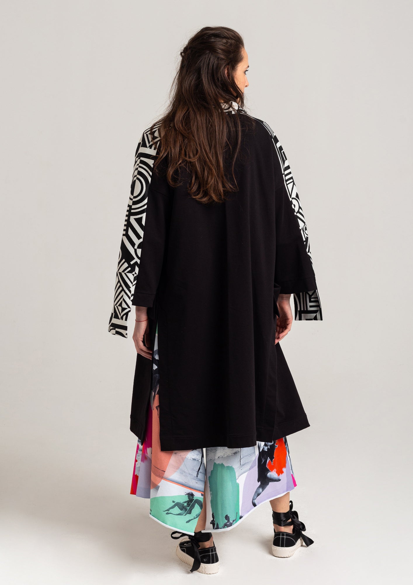 soft cotton jacket with slits on side artista budapest