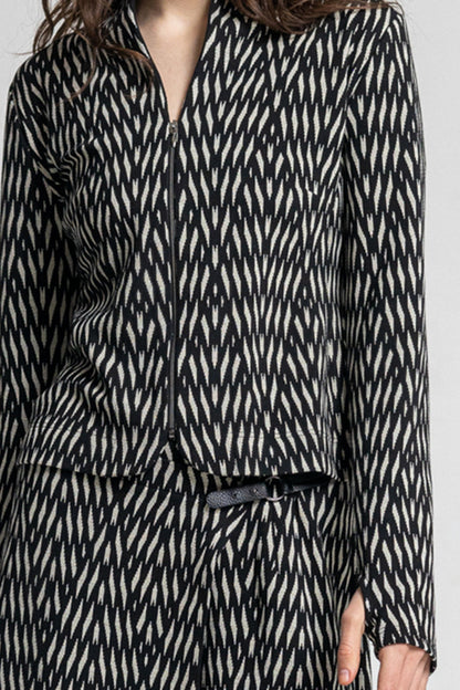 zipped thumbhole cuff jacket zipped v-neckline