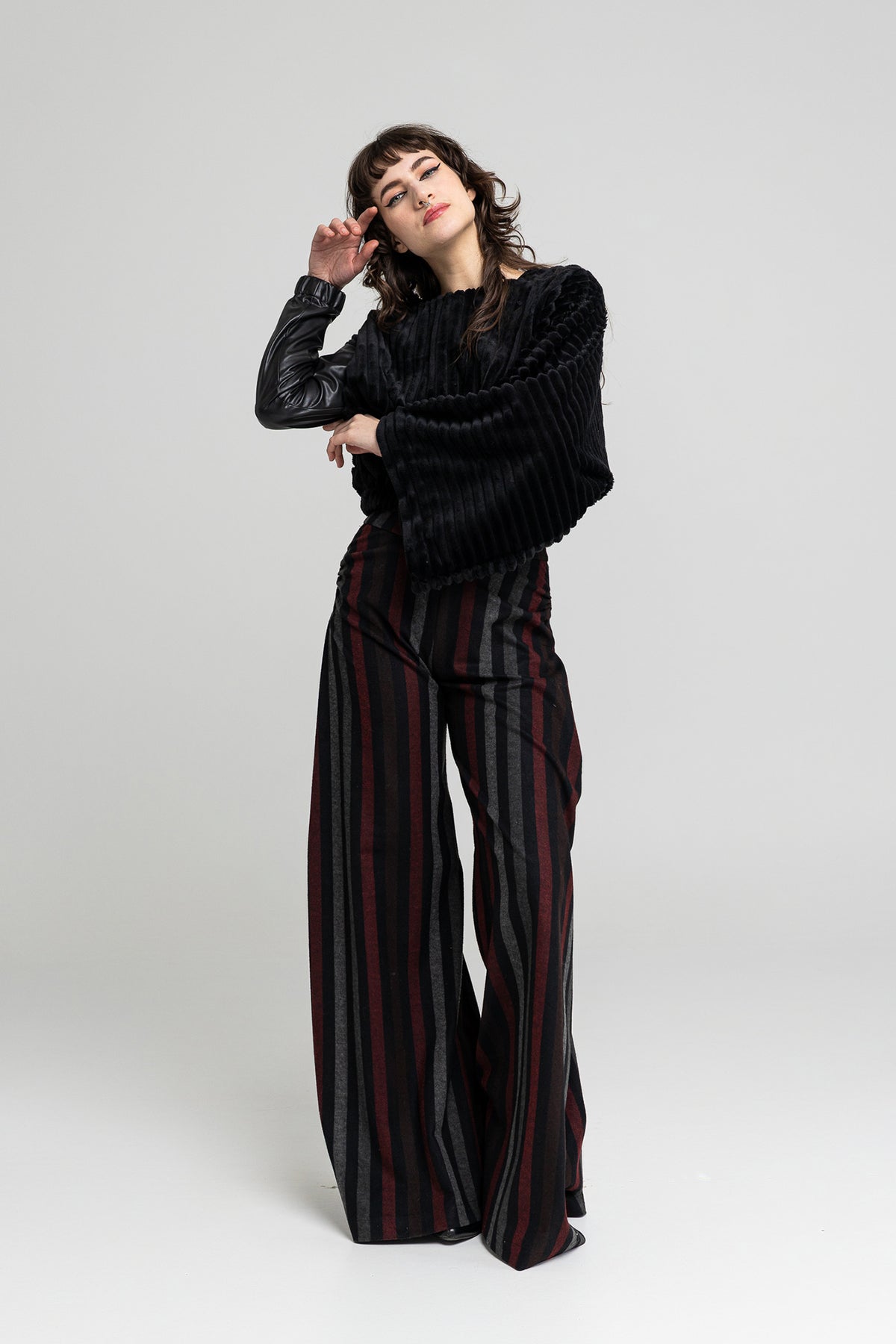 cropped oversized pullover with left kimono sleeve artista budapest