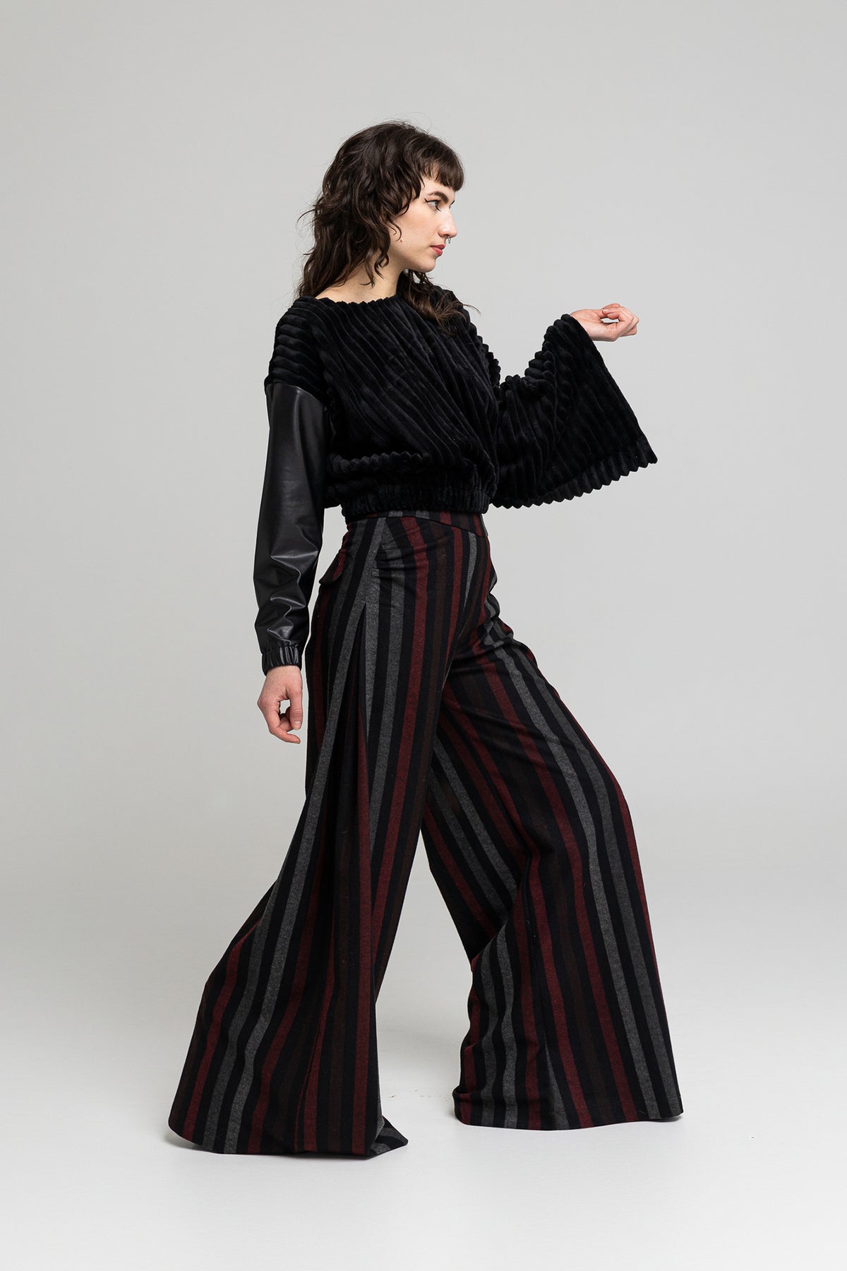 wide vale corduroy fabric oversized pullover artista budapest