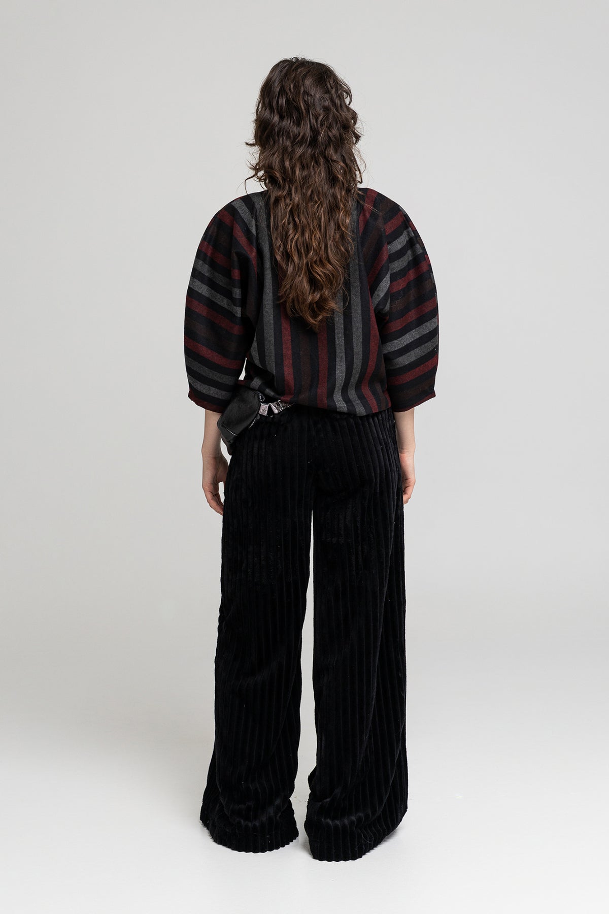 medium length oversized pullover artista budapest