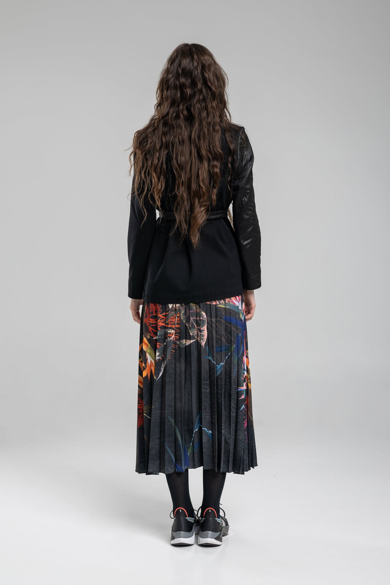 Pleated Maxi Skirt with asymmetric floral print