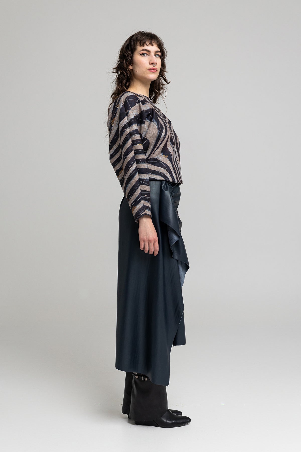eco-leather fabric with velvet-like back midi skirt artista budapest