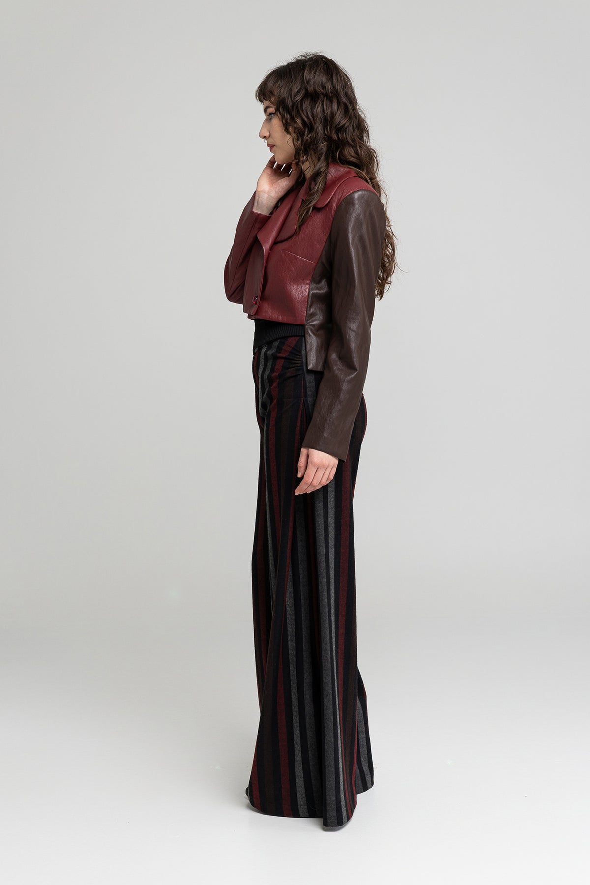 cropped eco-leater jacket with asymmetric sleeves artista budapest