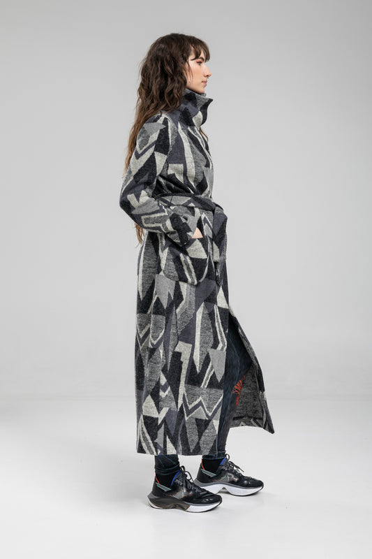 Knitted coat with abstract print